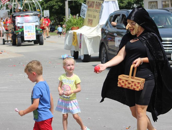 Old Settlers Parade presented in Cissna Park News newsbug.info