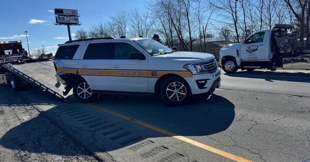 Illinois State Police squad car struck on Interstate 57 in Kankakee ...
