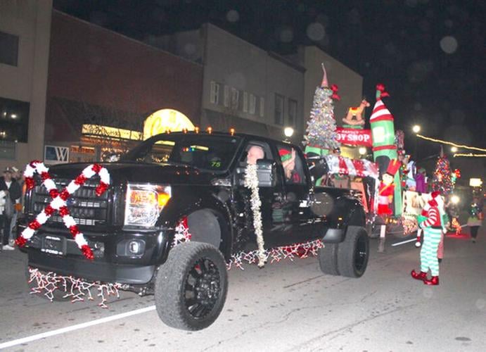 Monticello's Christmas Parade is successful and fun! News newsbug.info