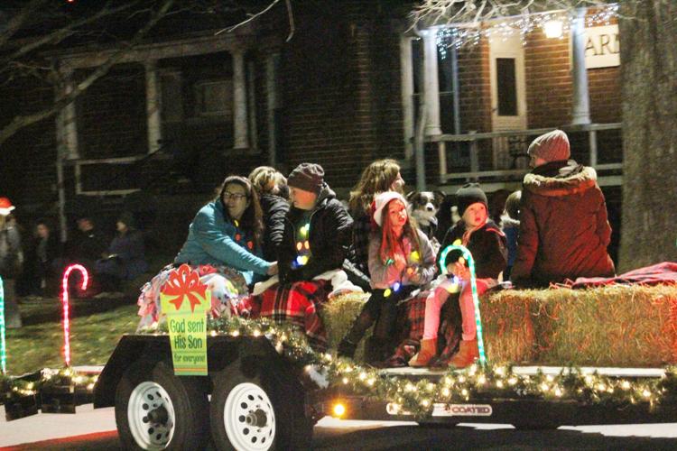 PHOTO GALLERY 2023 Covington Christmas Parade Photos newsbug.info
