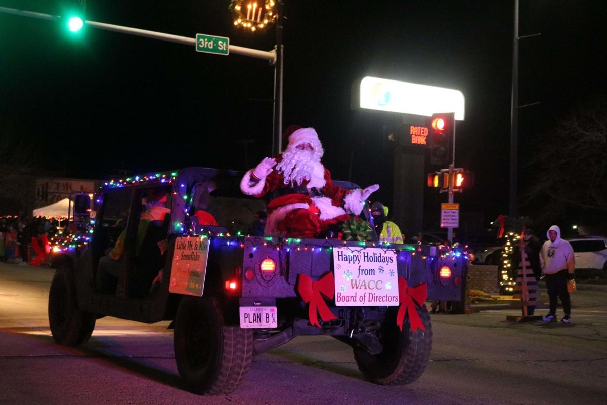 Colton Christmas Parade 2022 Santa Arrives In Watseka During Annual Lighted Christmas Parade | News |  Newsbug.info