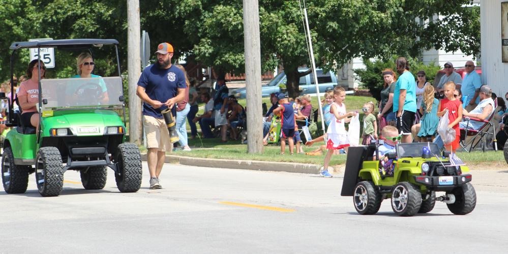 Old Settlers Parade presented in Cissna Park News newsbug.info