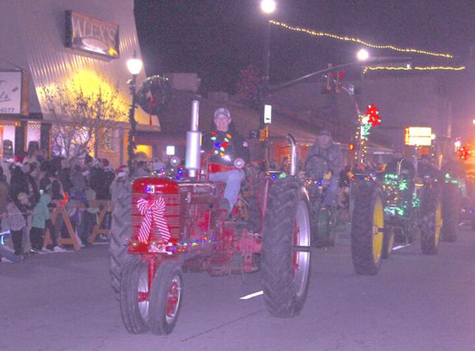 Monticello's Christmas Parade is successful and fun! News newsbug.info