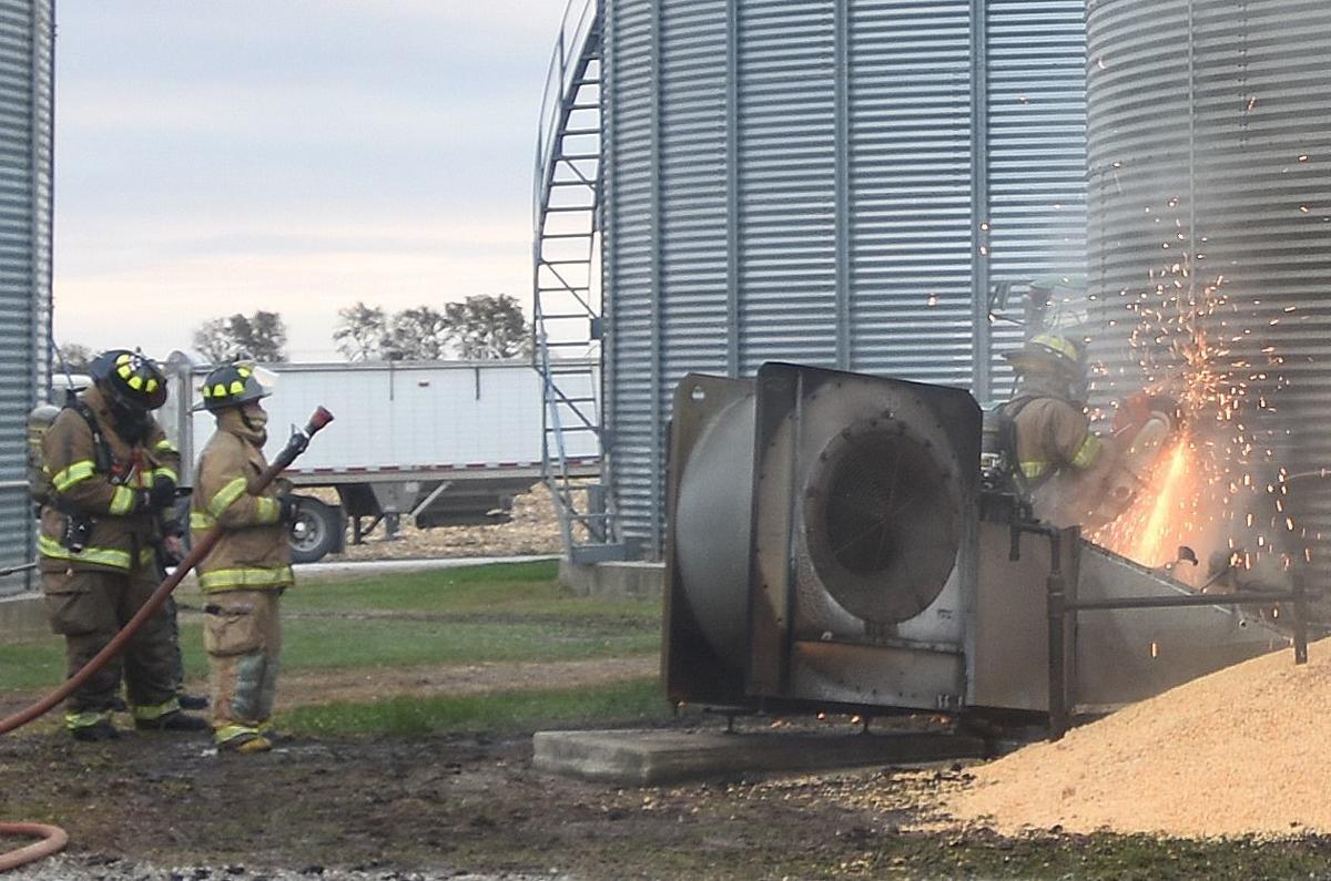 Firefighters Called To Grain Bin Fire Near Woodland Iroquois County S Times Republic Newsbug Info