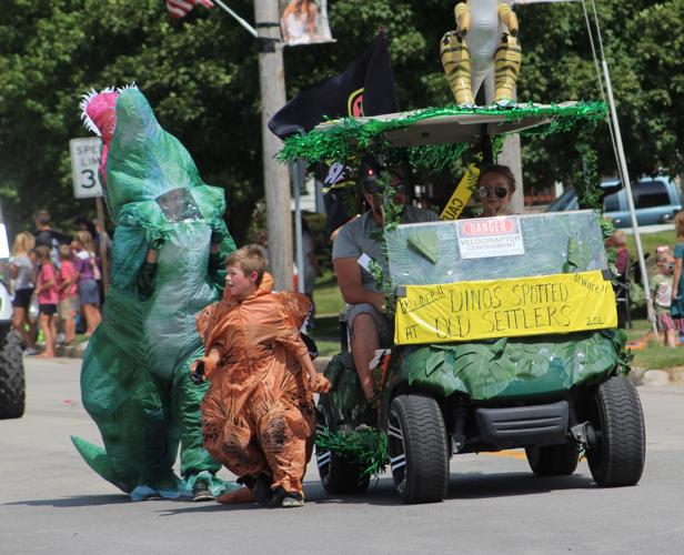 Old Settlers Parade presented in Cissna Park News newsbug.info
