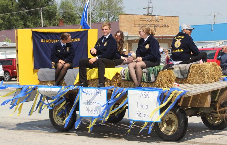 Cissna Park presents annual Old Settlers Reunion Parade newsbug.info
