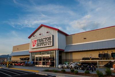 Tractor Supply Kicks Off Demotte Grand Opening With 4 Day Event