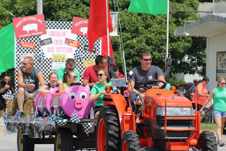 Old Settlers Parade presented in Cissna Park News newsbug.info