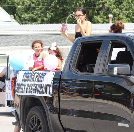 Old Settlers Parade presented in Cissna Park News newsbug.info