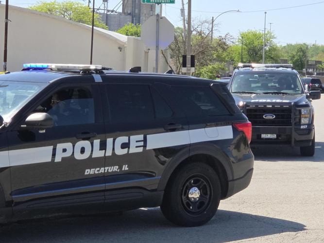Man shot by police after aiming crossbow at officers in Decatur | Local ...