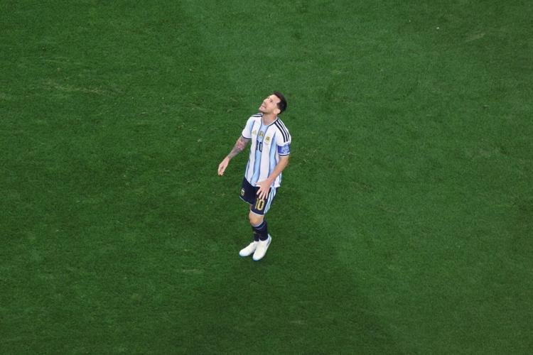 Lionel Messi misses penalty kick with a chance to break the World Cup scoring record with Argentina | Nation & World | newschannel20.com