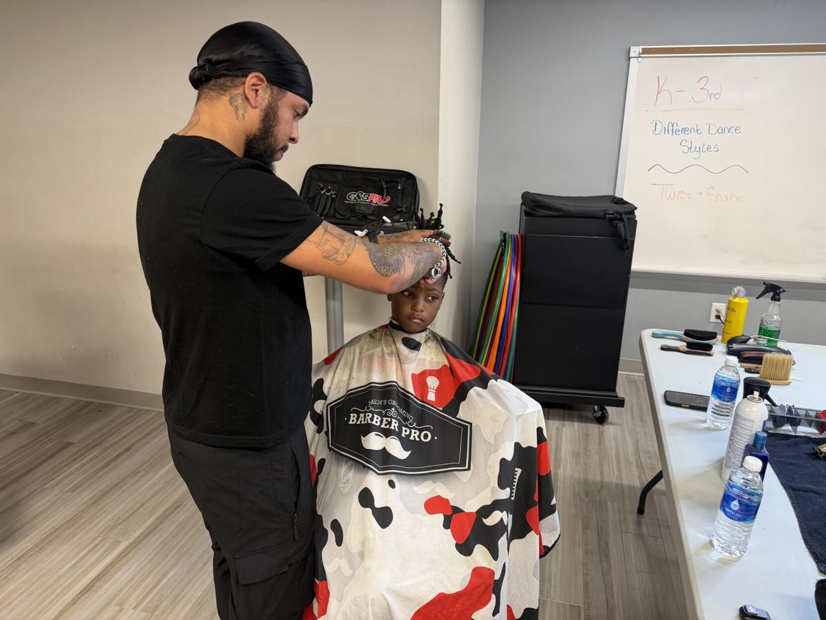 Decatur Public Schools partner with barber shop to give students free ...