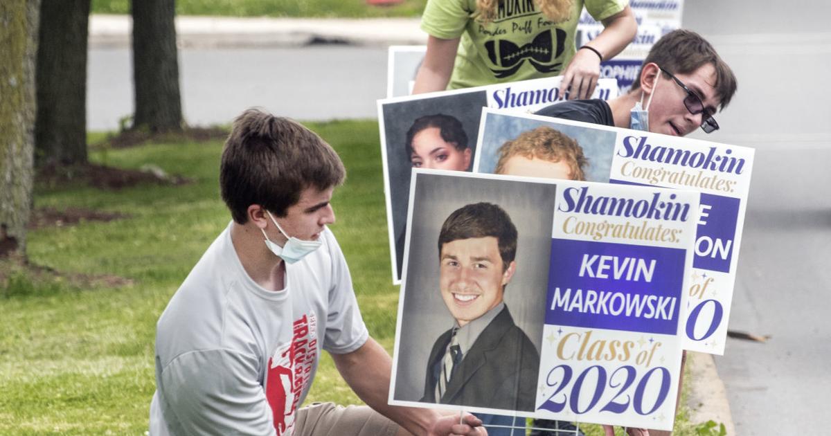 FLAGS members reposition signs, pick up trash | Local | newsitem.com