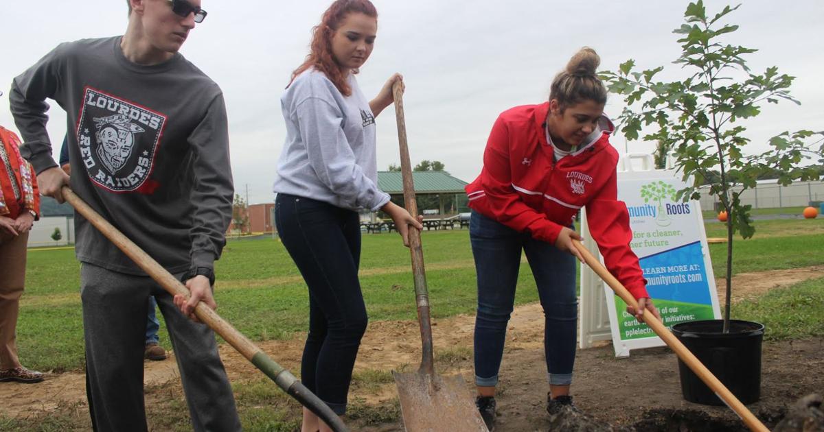 Ppl Community Roots Program Lourdes students help in kicking off PPL Community Roots program ...