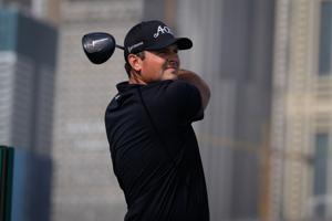 Reeds leads in Dubai and McIlroy needs a big weekend to challenge for the title