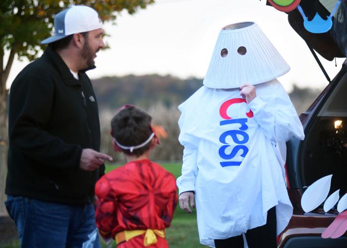 SCA student council holds trunk-or-treat