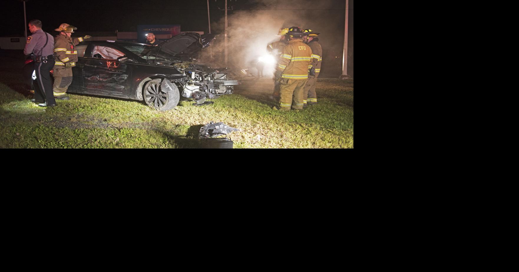 Car into pole knocks out power to more than 500 | Local | newsitem.com