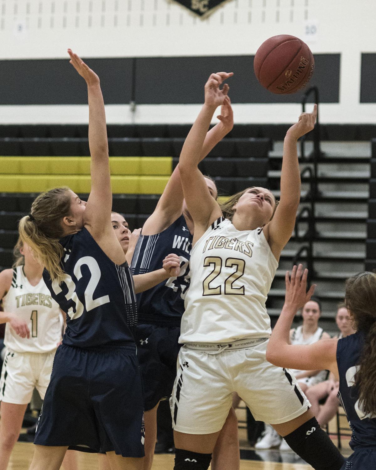 H S Girls Basketball Tigers Survive Scare Versus Mifflinburg 40