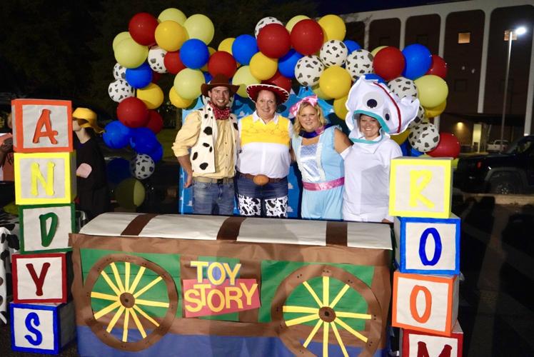 Trunk-or-treat at SAHS
