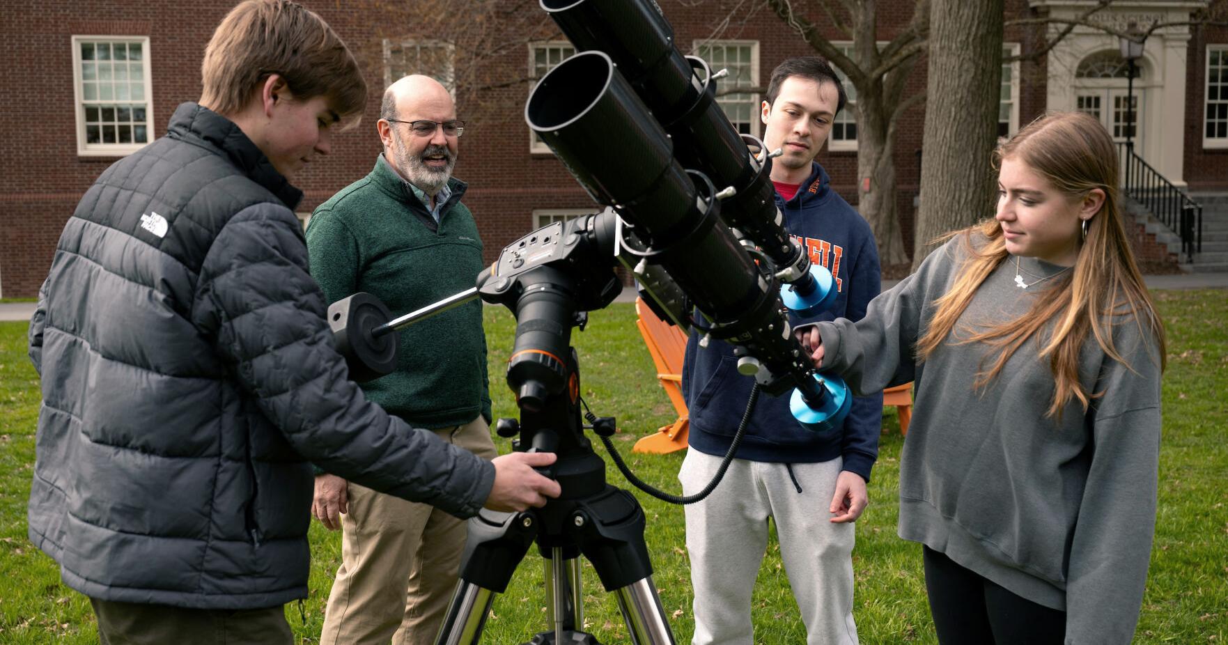 Bucknell class plans educational eclipse excursion to Texas - Vimarsana News