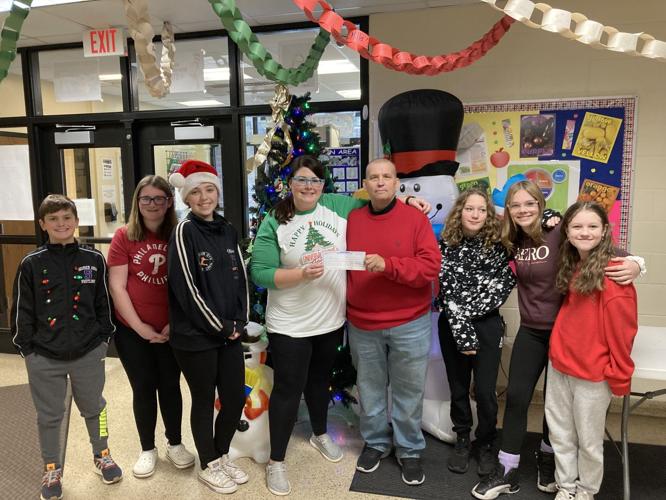 Student council hosts holiday meal for faculty, staff at Shamokin Area