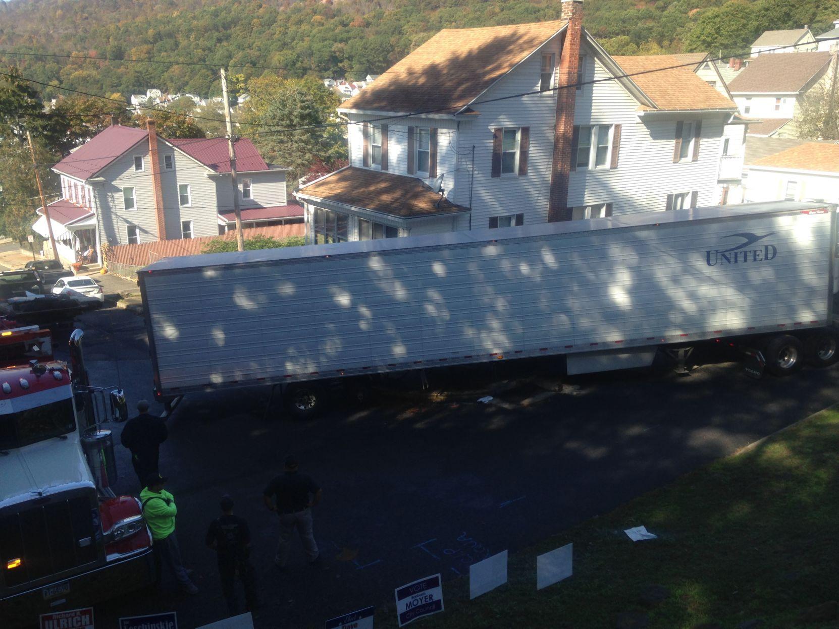 Tractortrailer accident in Shamokin Local