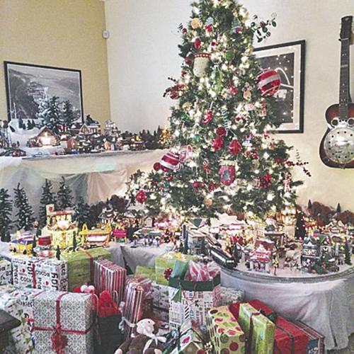Yucaipa couple finds joy in holiday display Local News