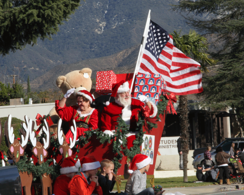 Christmas parade is a hit | News | newsmirror.net