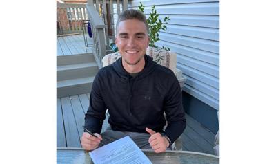 Jacob Kline signs professional contract