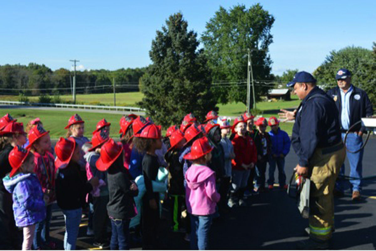 Stockdale Volunteer Fire Department visits Eastern Elementary for