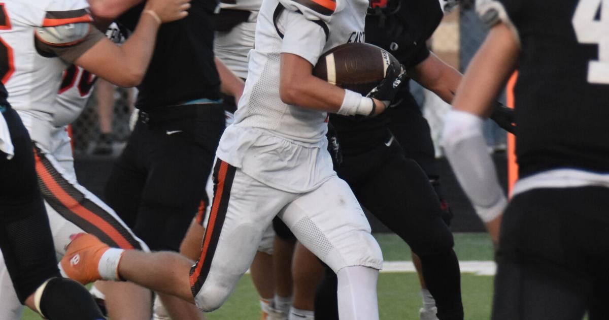 Behind four-TD night from Shaffer, Eagles win big at Oak Hill