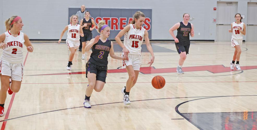 Piketon Lady Redstreaks Varsity Basketball vs. Unioto Jan. 13, 2022