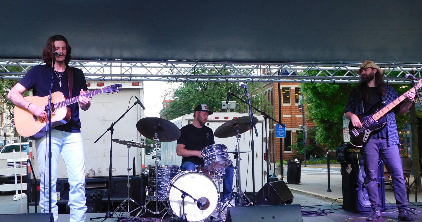 Moose Miller performs at Chillicothe festival - Vimarsana News
