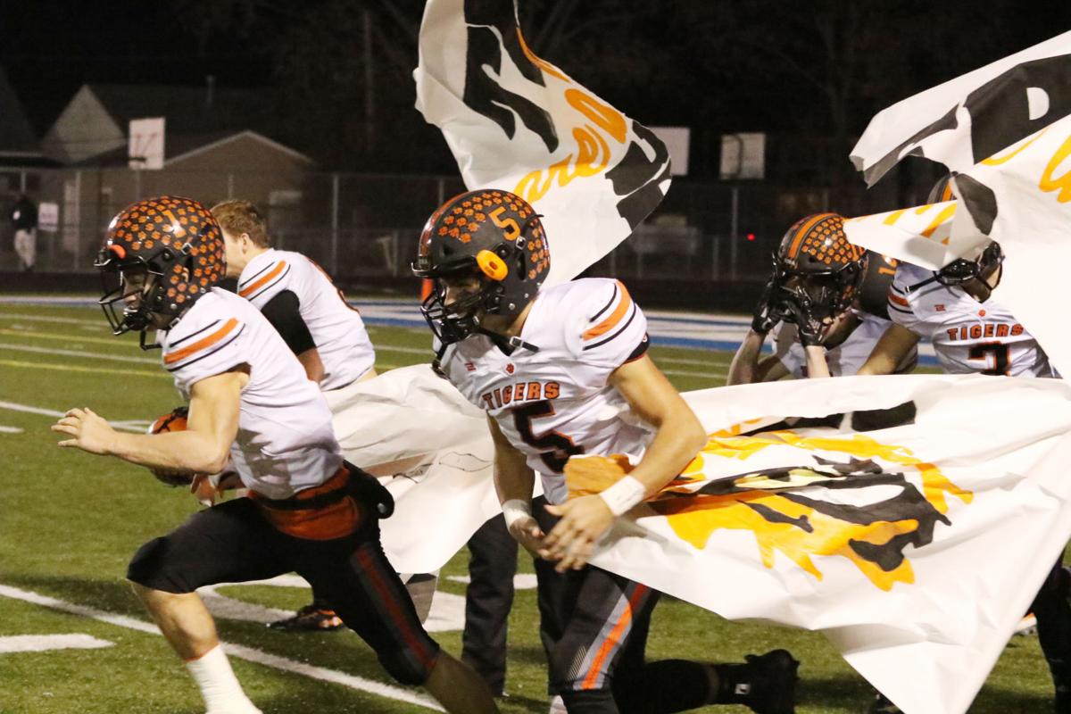 Wav-BC FB - Tigers burst out
