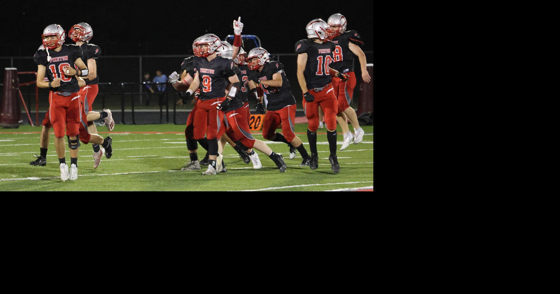 Piketon football celebrate stop