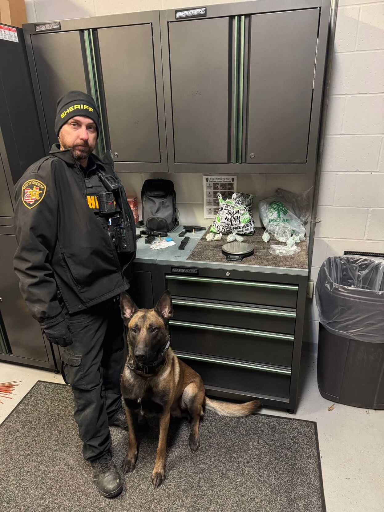 Drugs guns seized during traffic stop | News | newswatchman.com