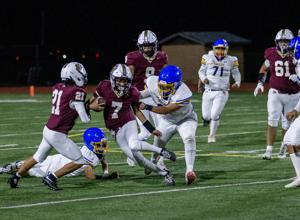 Winslow opens home season with 48-7 win over Valley Sanders