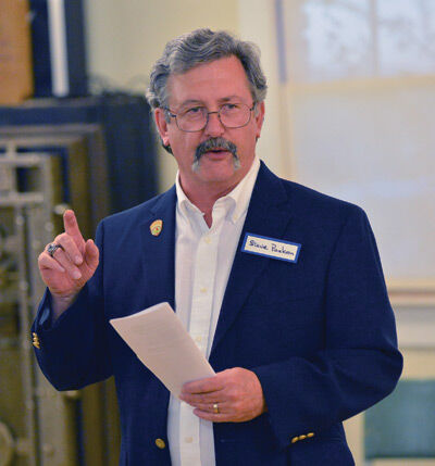 Winslow city manager speaks at Winslow Chamber member installation