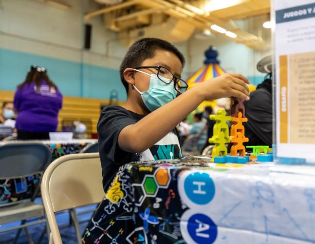 Tonalea Day School and Arizona Science Center light up with STEAM