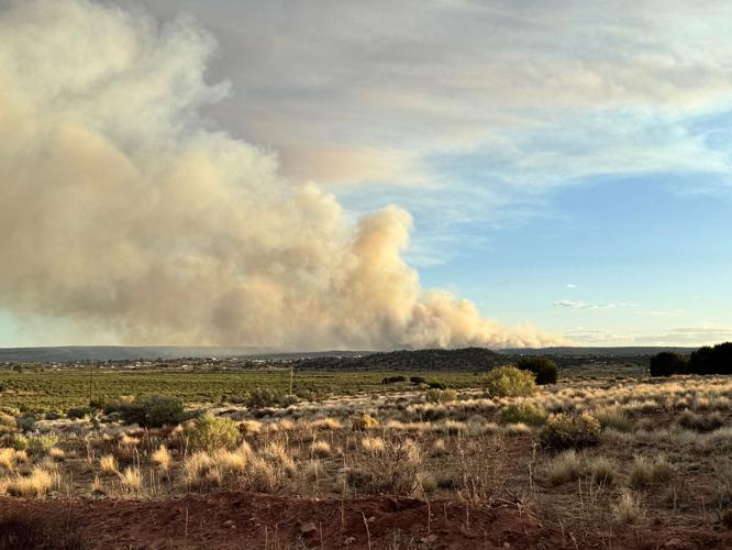 Navajo Nation declares state of emergency as Oak Ridge Fire burns 6,300 ...