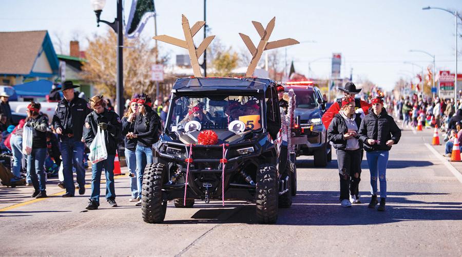 Winslow Christmas parade kicks off holiday season Winslow News