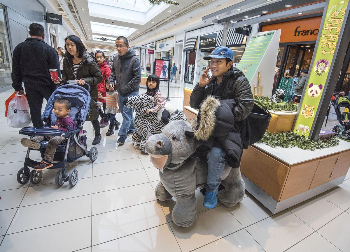 SLIDESHOW: Black Friday shoppers hit local stores | Gallery | 0