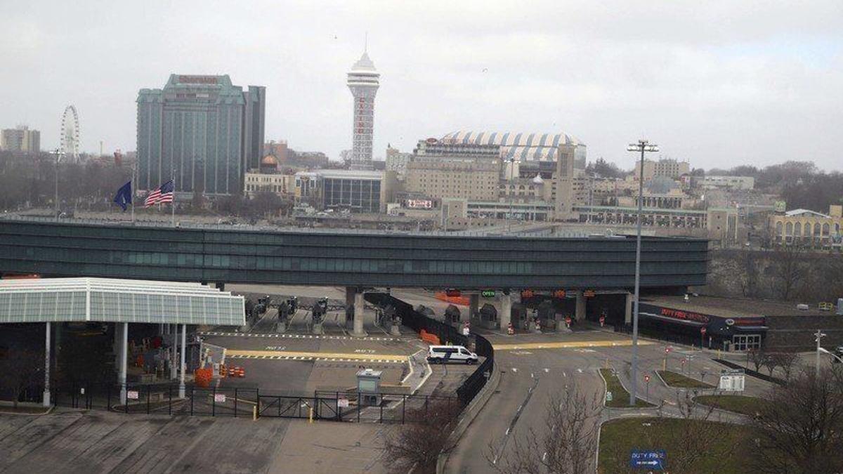 pix Canada Travel Restrictions Hotel Quarantine Cost group challenging canadian hotel