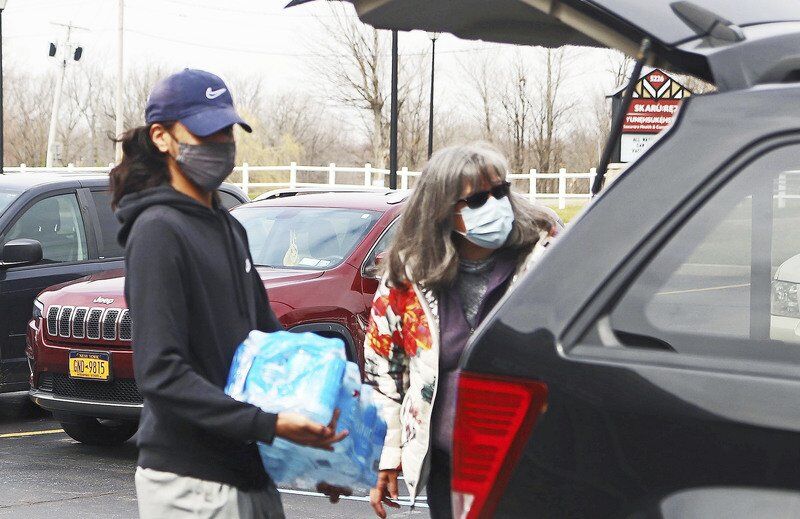Volunteers deliver precious commodity to Tuscarora Nation residents