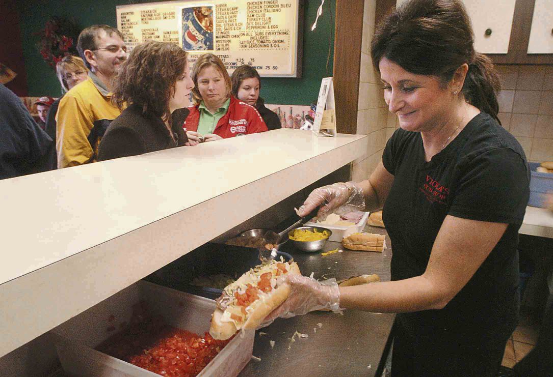 VIOLA'S IN HAWAII Sibling sub makers take flight Lifestyles