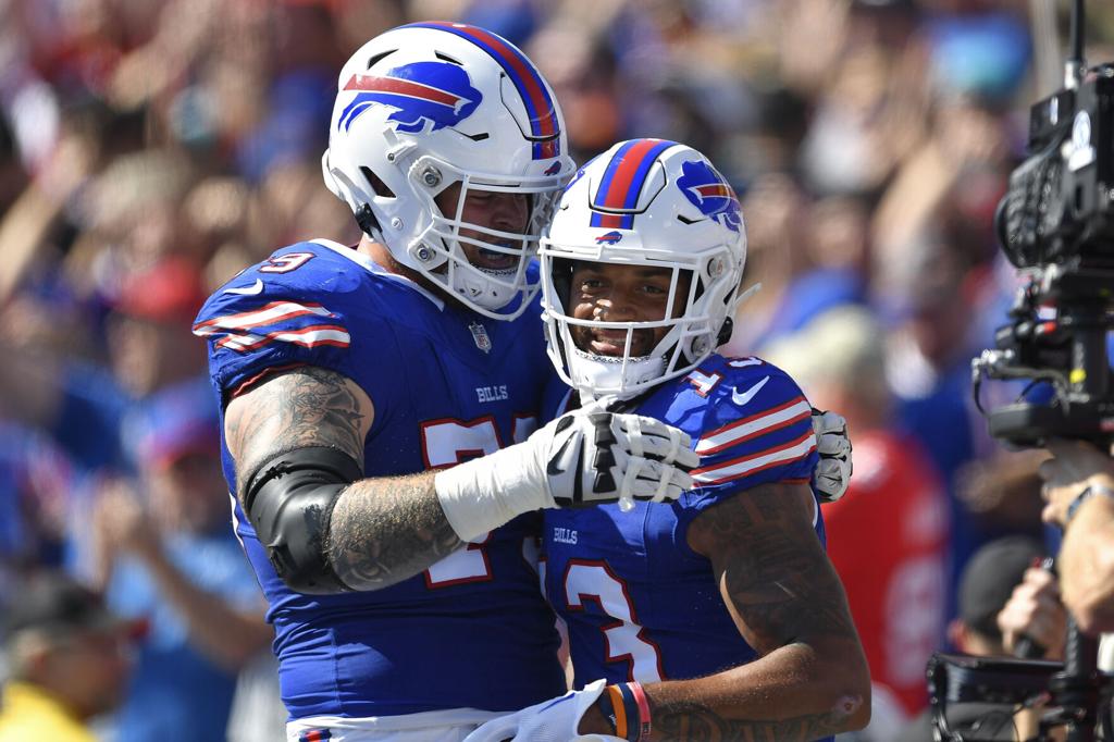 Buffalo Bills and Green Bay Packers roll into conference title