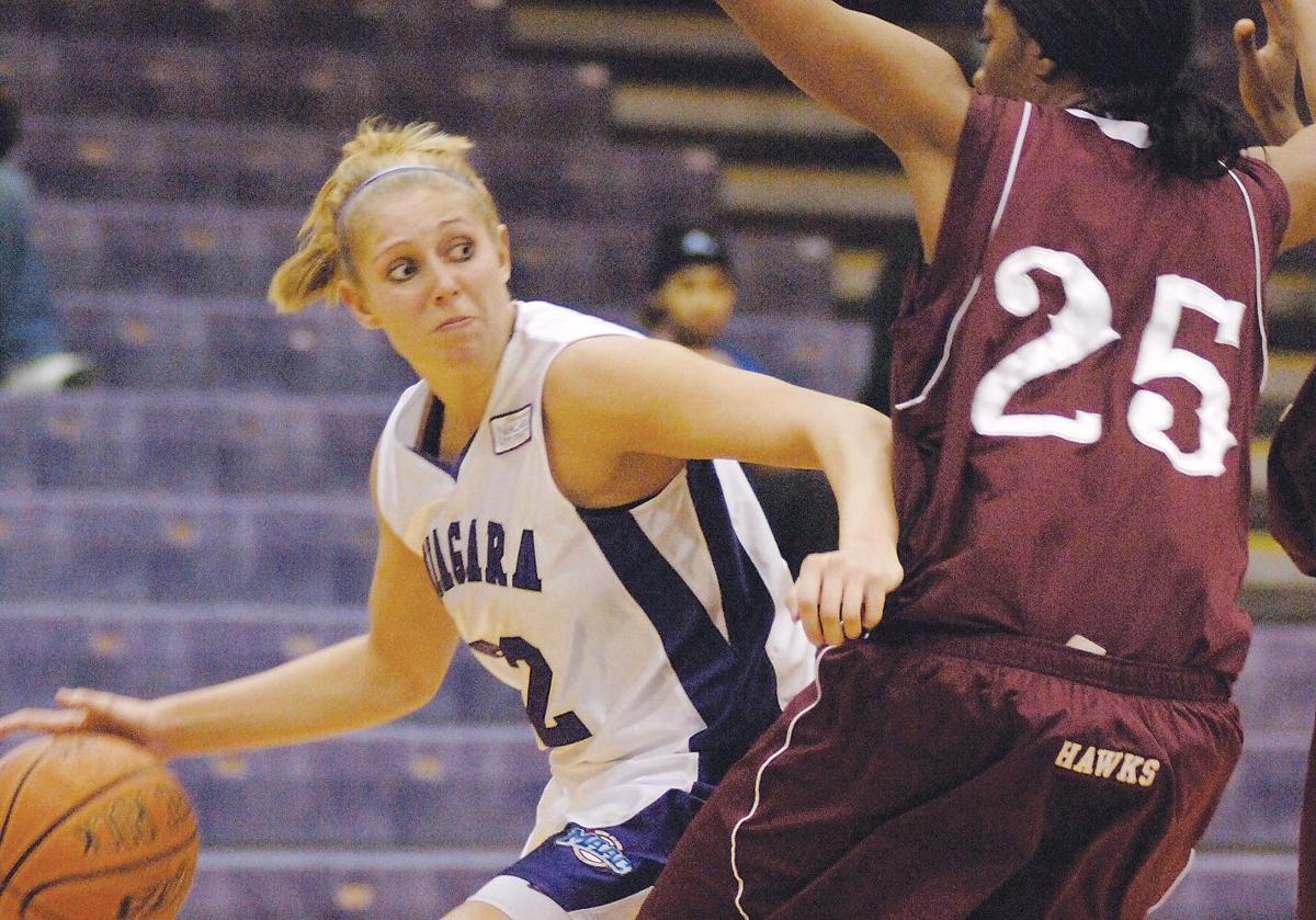 Women S Basketball Nu Stays Perfect Through Four With Win