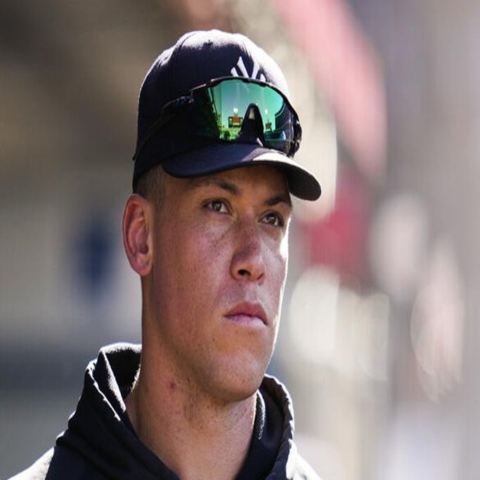 17 photos of Yankees slugger Aaron Judge making other players look