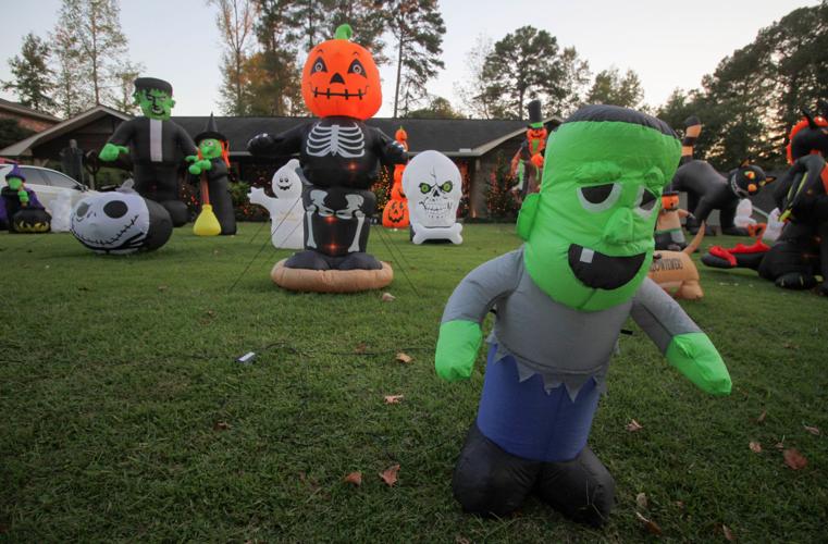 Mississippi man continues largescale Halloween decor tradition for fun