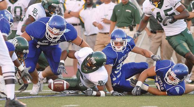 College Football Starks Scores Three Touchdowns In Ub Loss